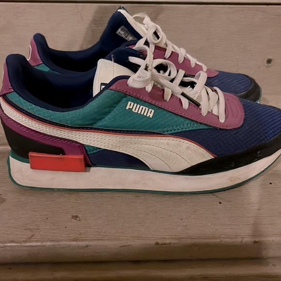 Boys Puma size 7 - Picture 2 of 2